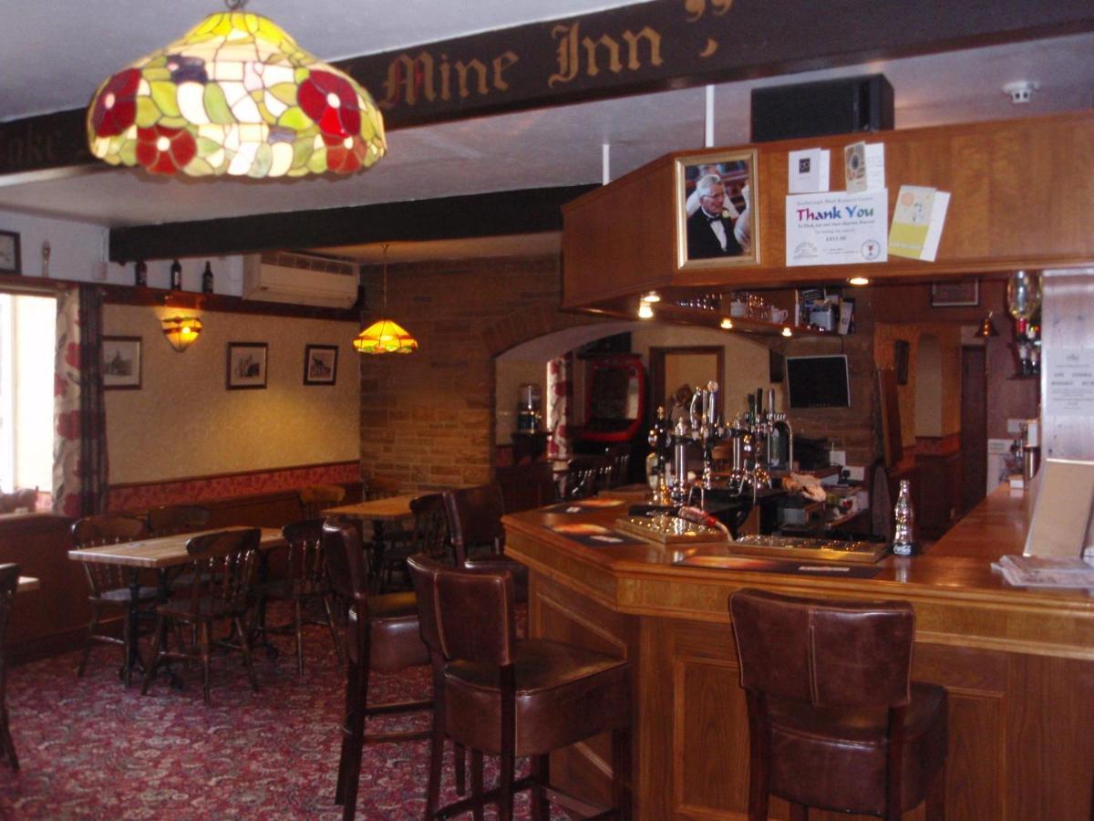 The Flask Inn Robin Hood's Bay Esterno foto