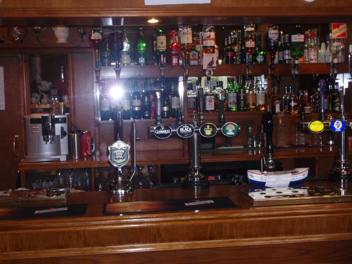 The Flask Inn Robin Hood's Bay Esterno foto